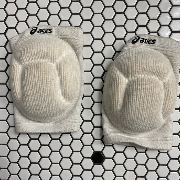 Asics Accessories - ASICS knee pads